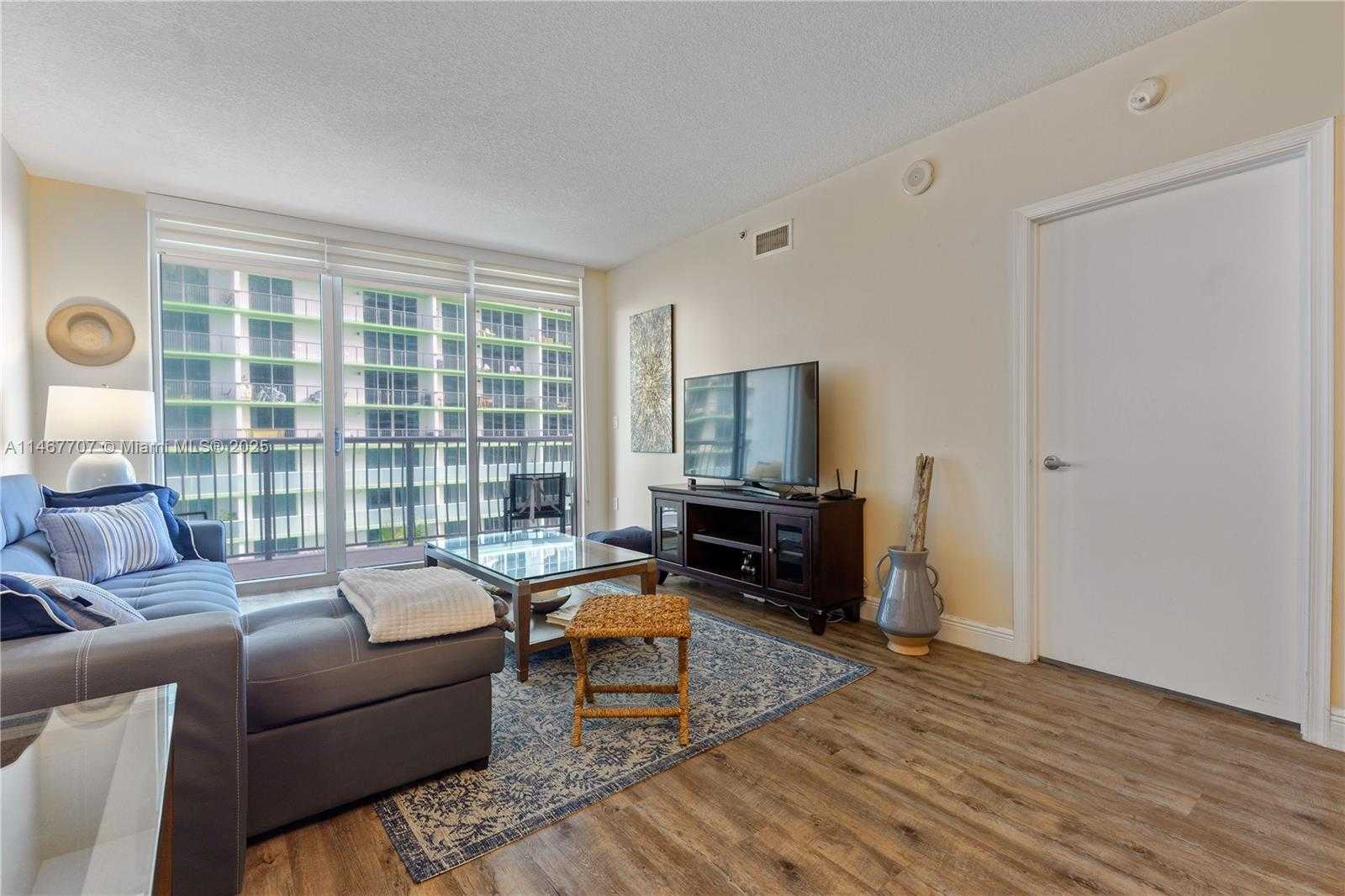 Small Image of 1750 NORTH BAYSHORE DR #1405, Miami Number 19