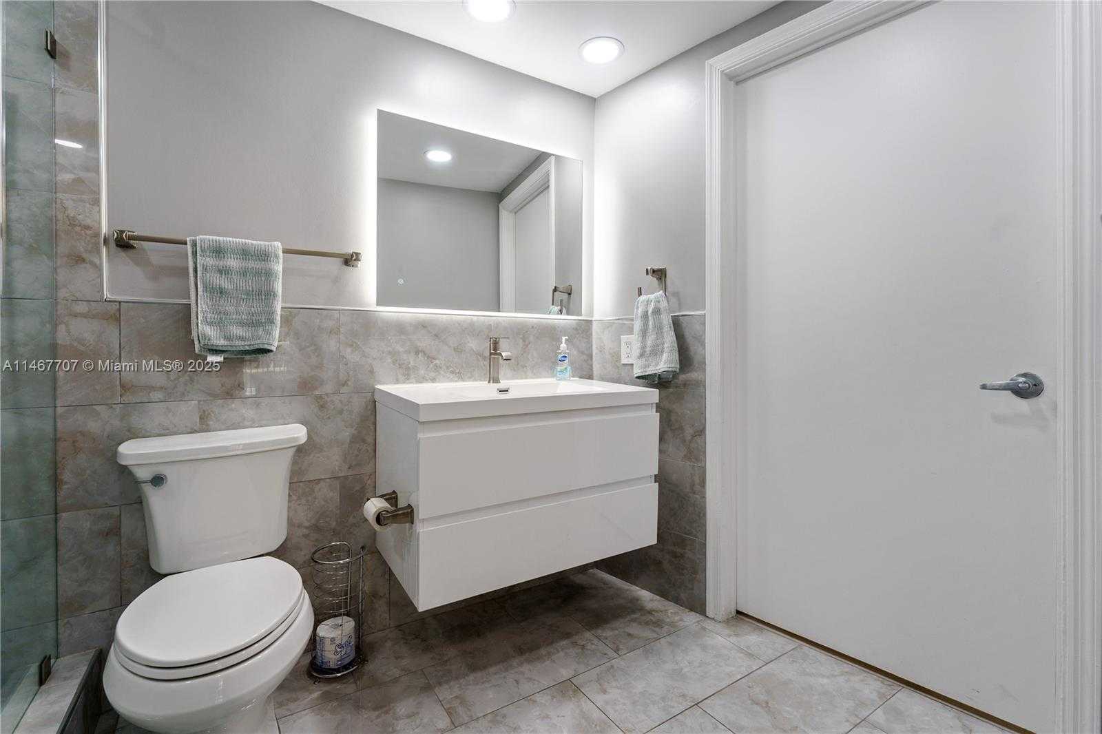 Small Image of 1750 NORTH BAYSHORE DR #1405, Miami Number 25