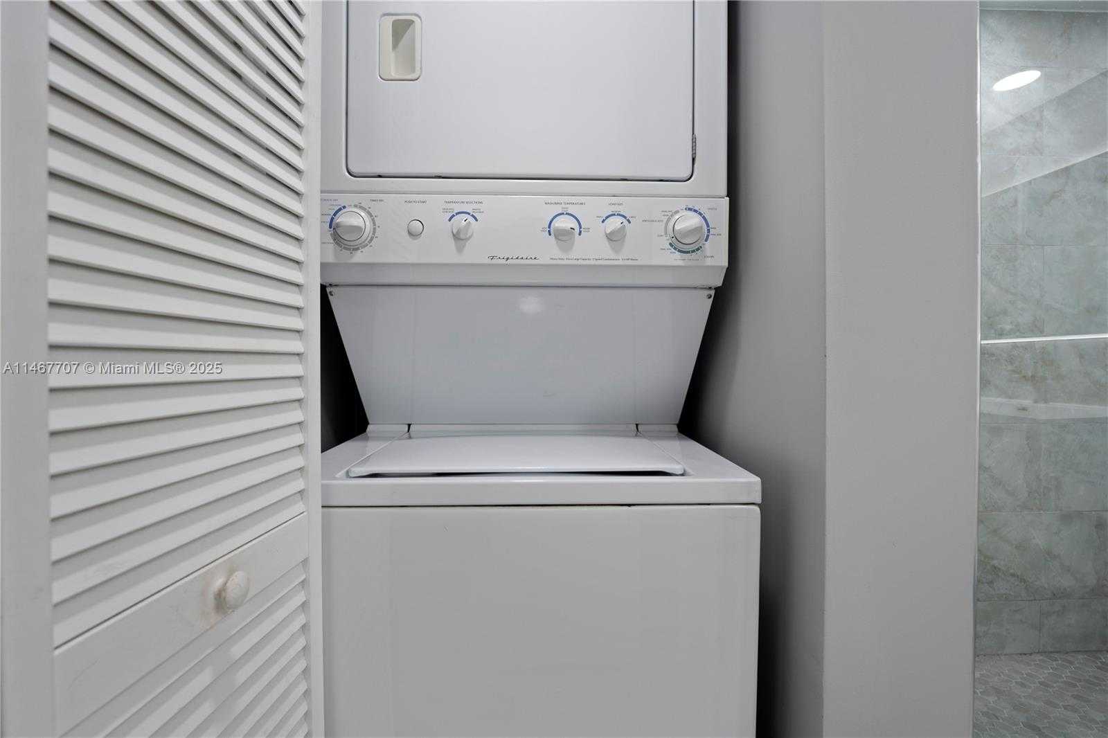 Small Image of 1750 NORTH BAYSHORE DR #1405, Miami Number 30