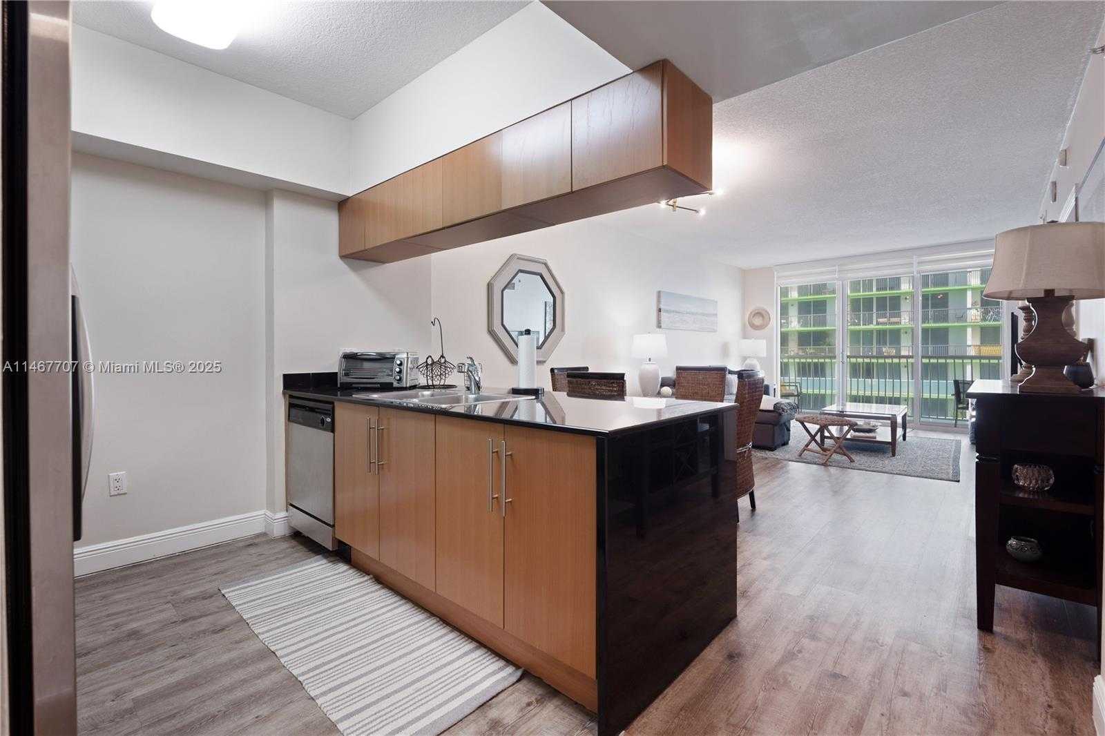 Small Image of 1750 NORTH BAYSHORE DR #1405, Miami Number 7