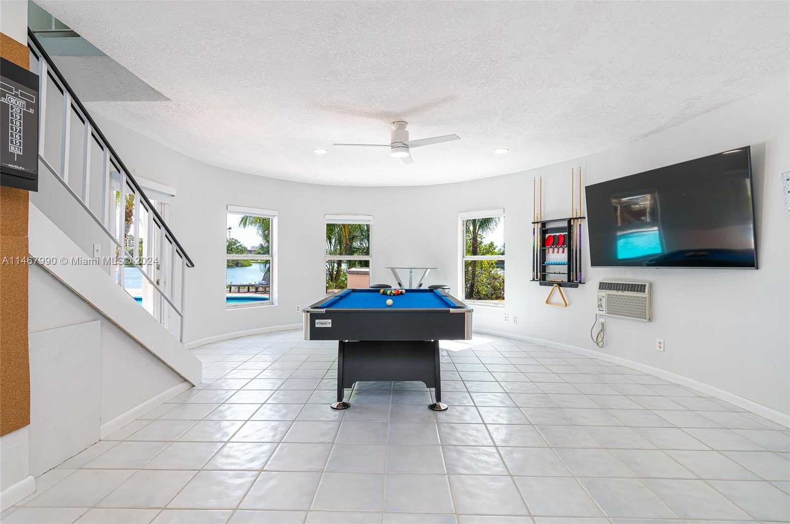 Small Image of 2500 NORTH EAST 199TH ST, Miami Number 19