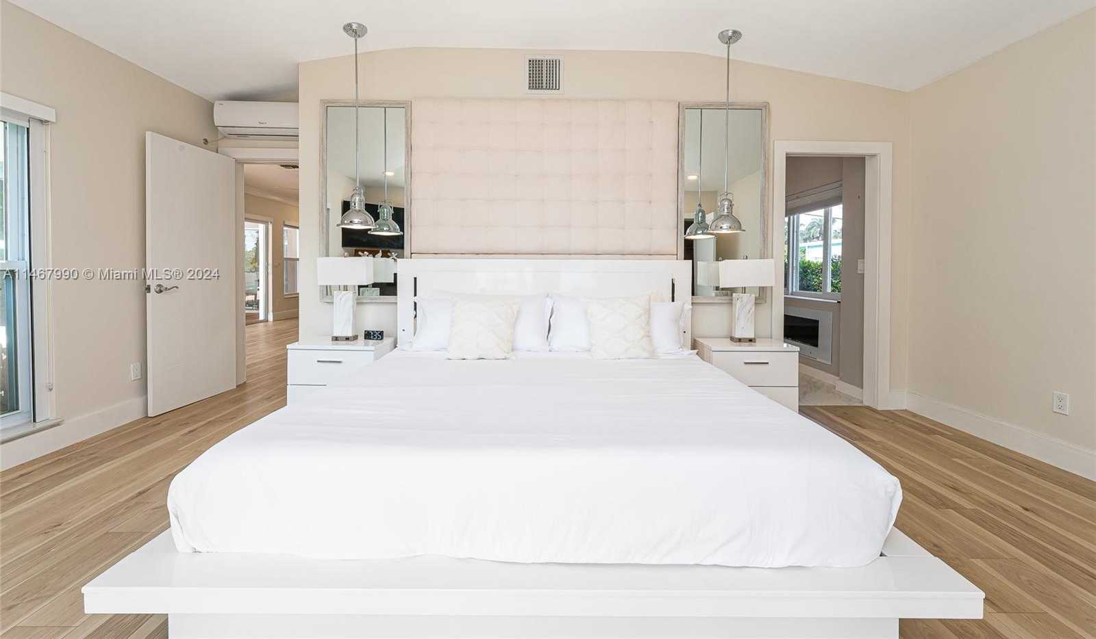 Small Image of 2500 NORTH EAST 199TH ST, Miami Number 24