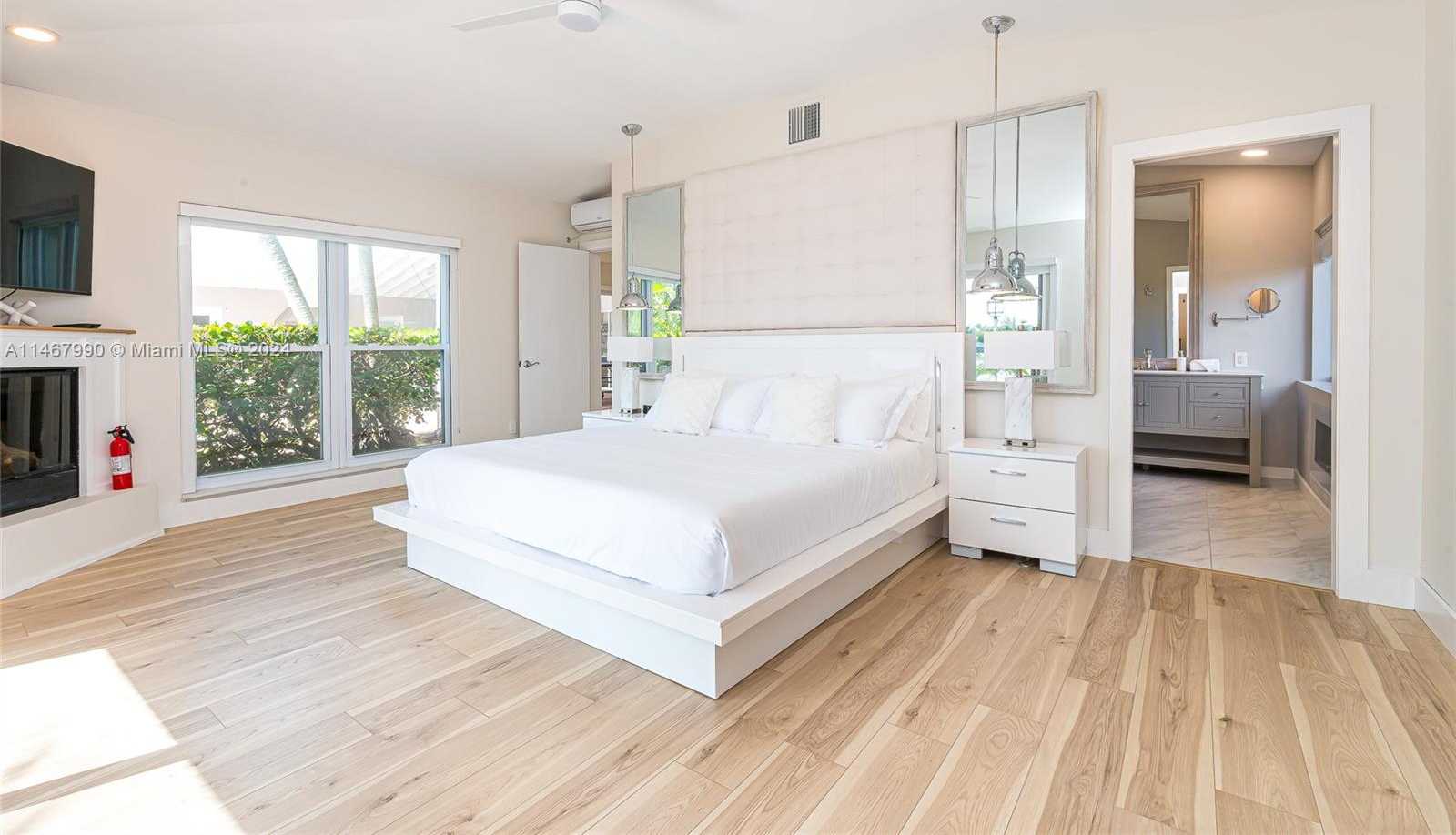Small Image of 2500 NORTH EAST 199TH ST, Miami Number 25