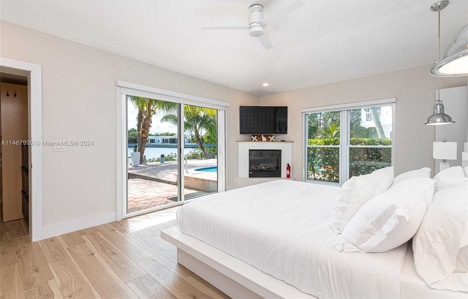 Small Image of 2500 NORTH EAST 199TH ST, Miami Number 26