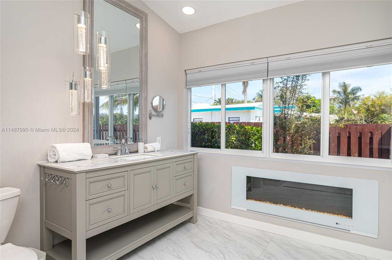 Small Image of 2500 NORTH EAST 199TH ST, Miami Number 29