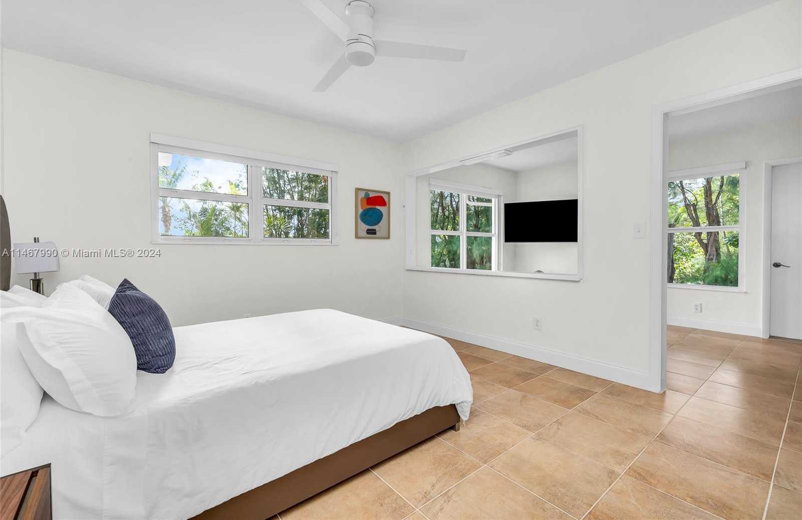 Small Image of 2500 NORTH EAST 199TH ST, Miami Number 37