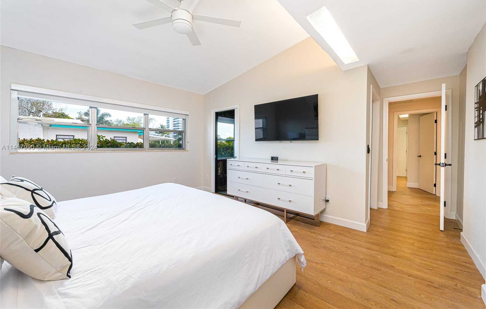 Small Image of 2500 NORTH EAST 199TH ST, Miami Number 46