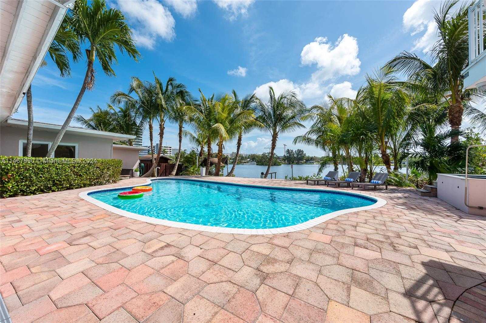 Small Image of 2500 NORTH EAST 199TH ST, Miami Number 58
