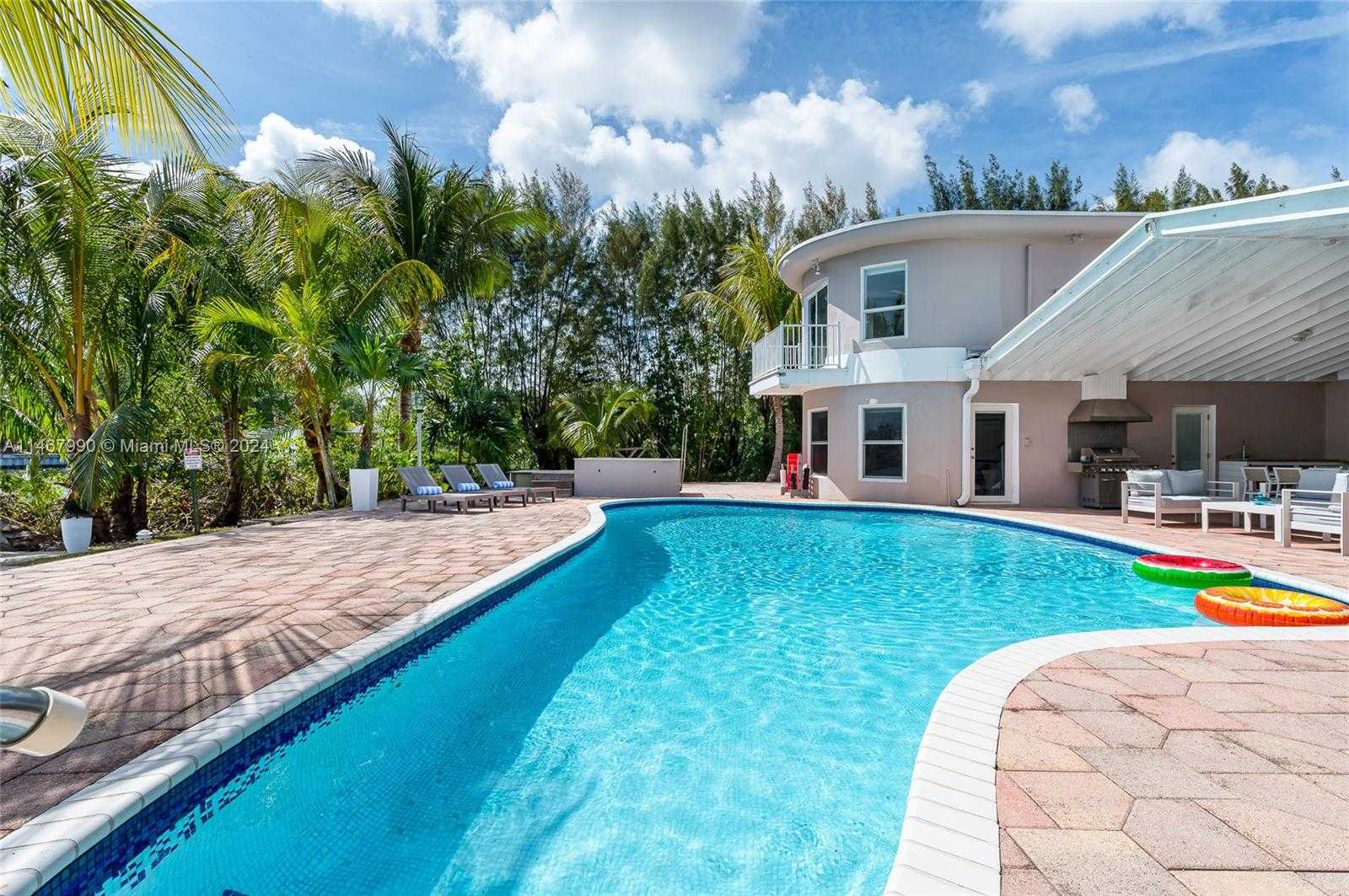 Small Image of 2500 NORTH EAST 199TH ST, Miami Number 59
