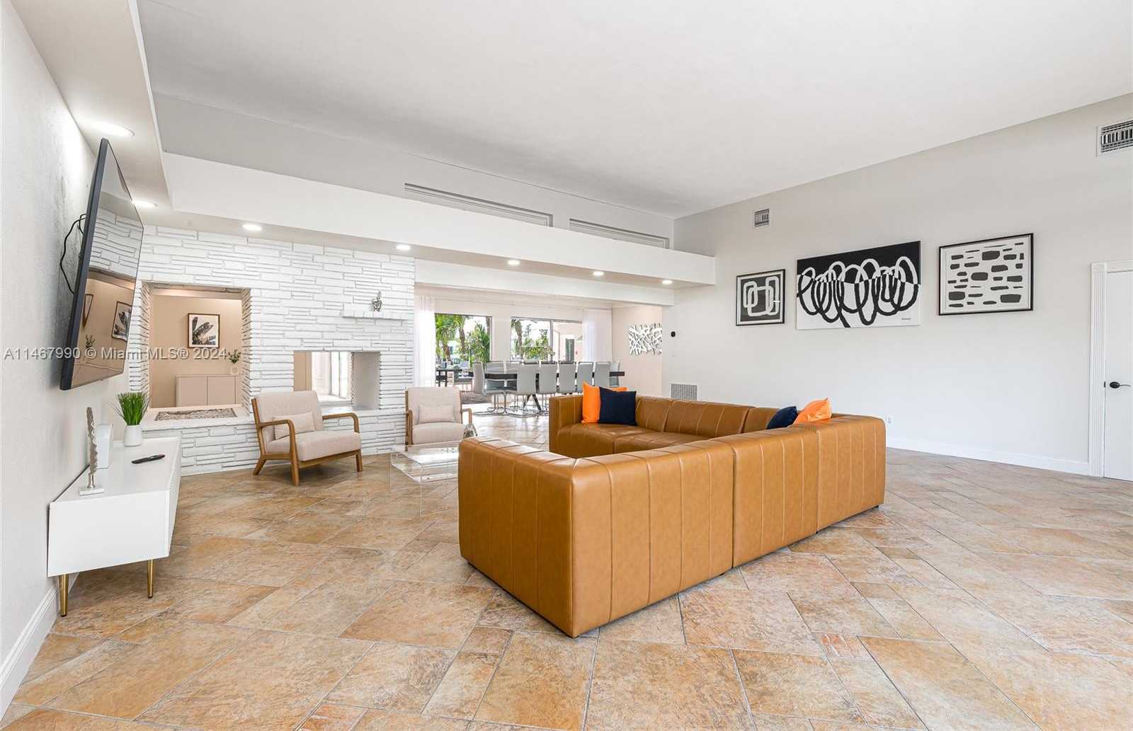 Small Image of 2500 NORTH EAST 199TH ST, Miami Number 6