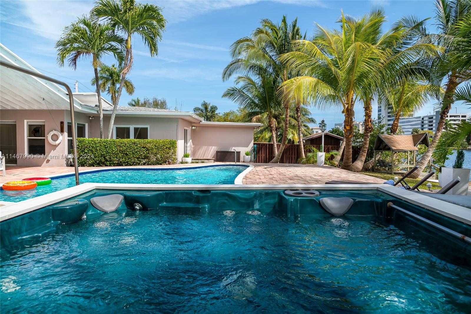 Small Image of 2500 NORTH EAST 199TH ST, Miami Number 62