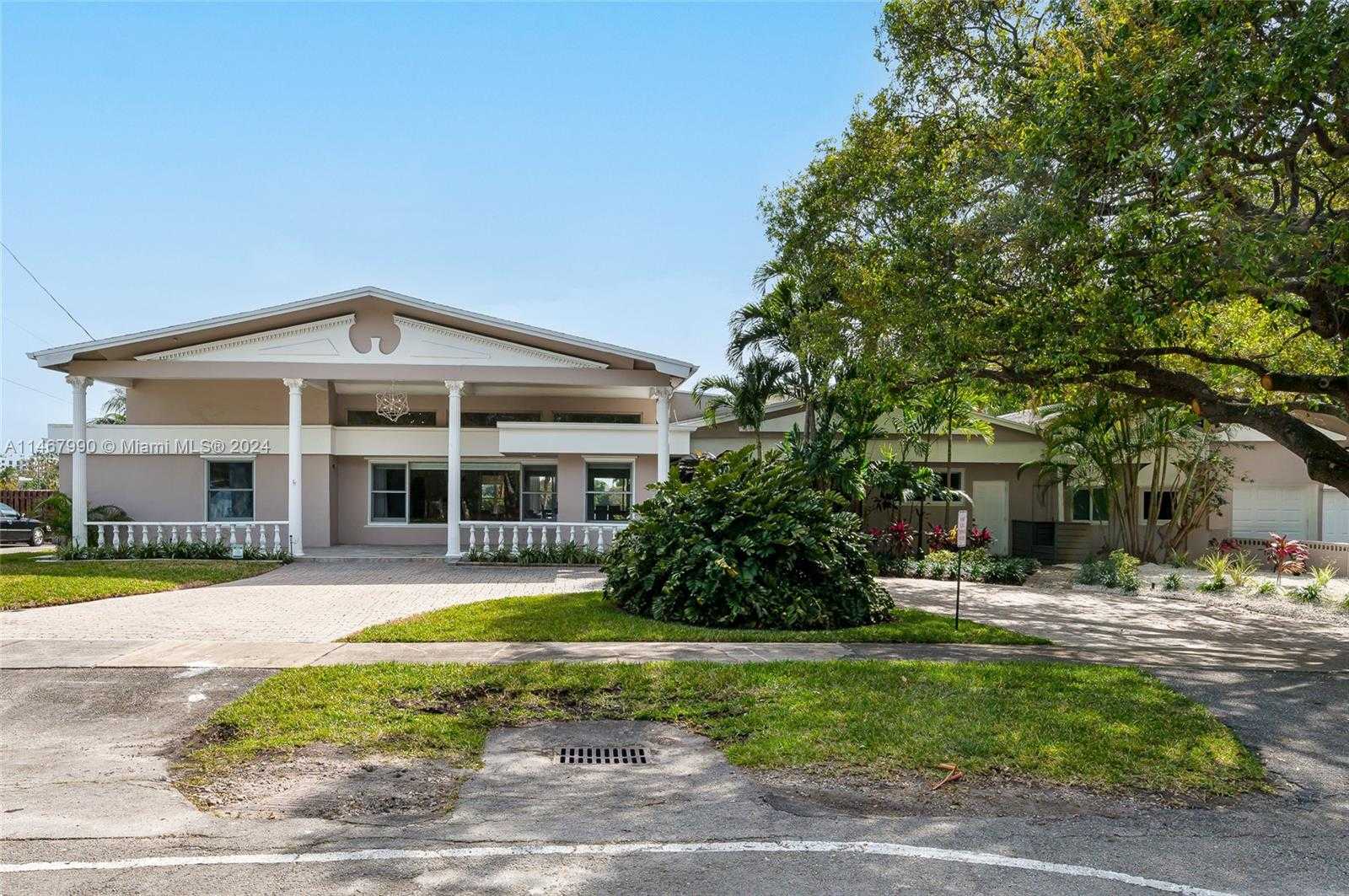 Small Image of 2500 NORTH EAST 199TH ST, Miami Number 65