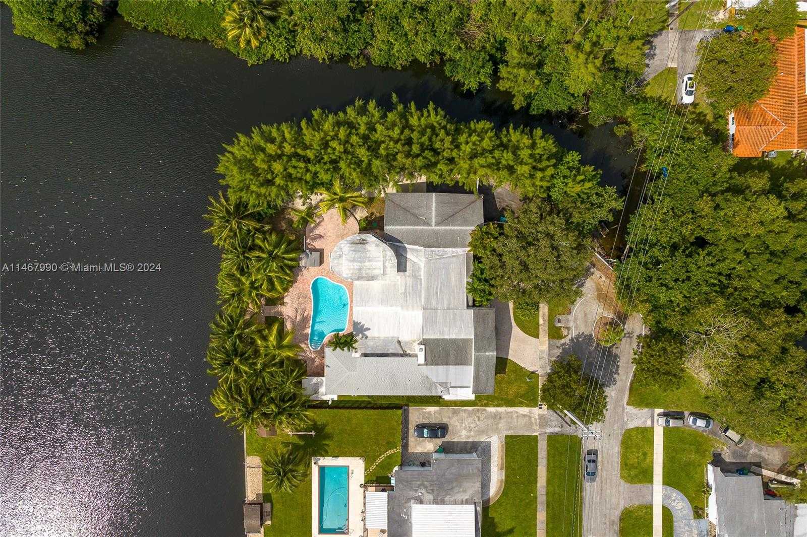 Small Image of 2500 NORTH EAST 199TH ST, Miami Number 67