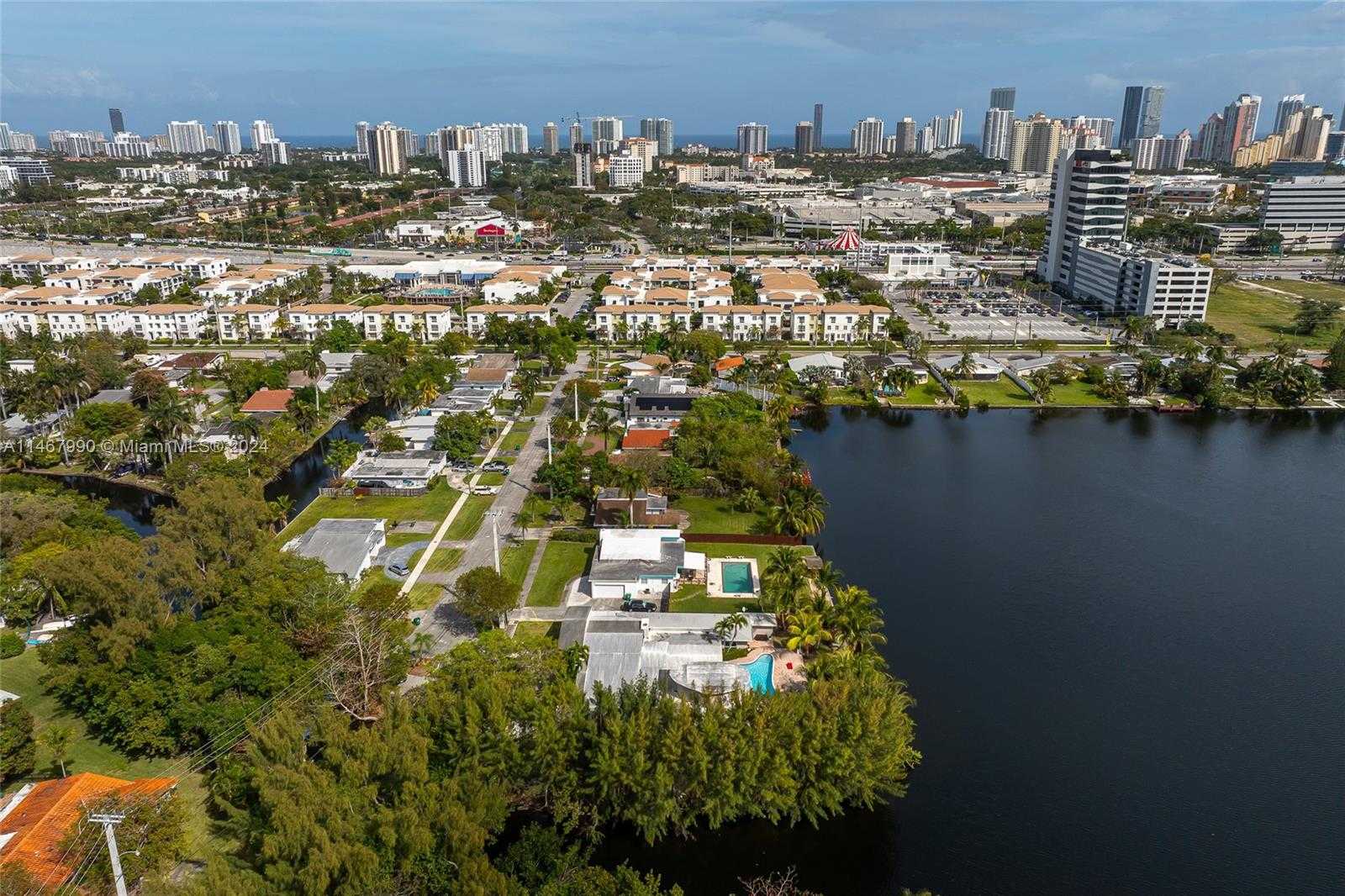 Small Image of 2500 NORTH EAST 199TH ST, Miami Number 69