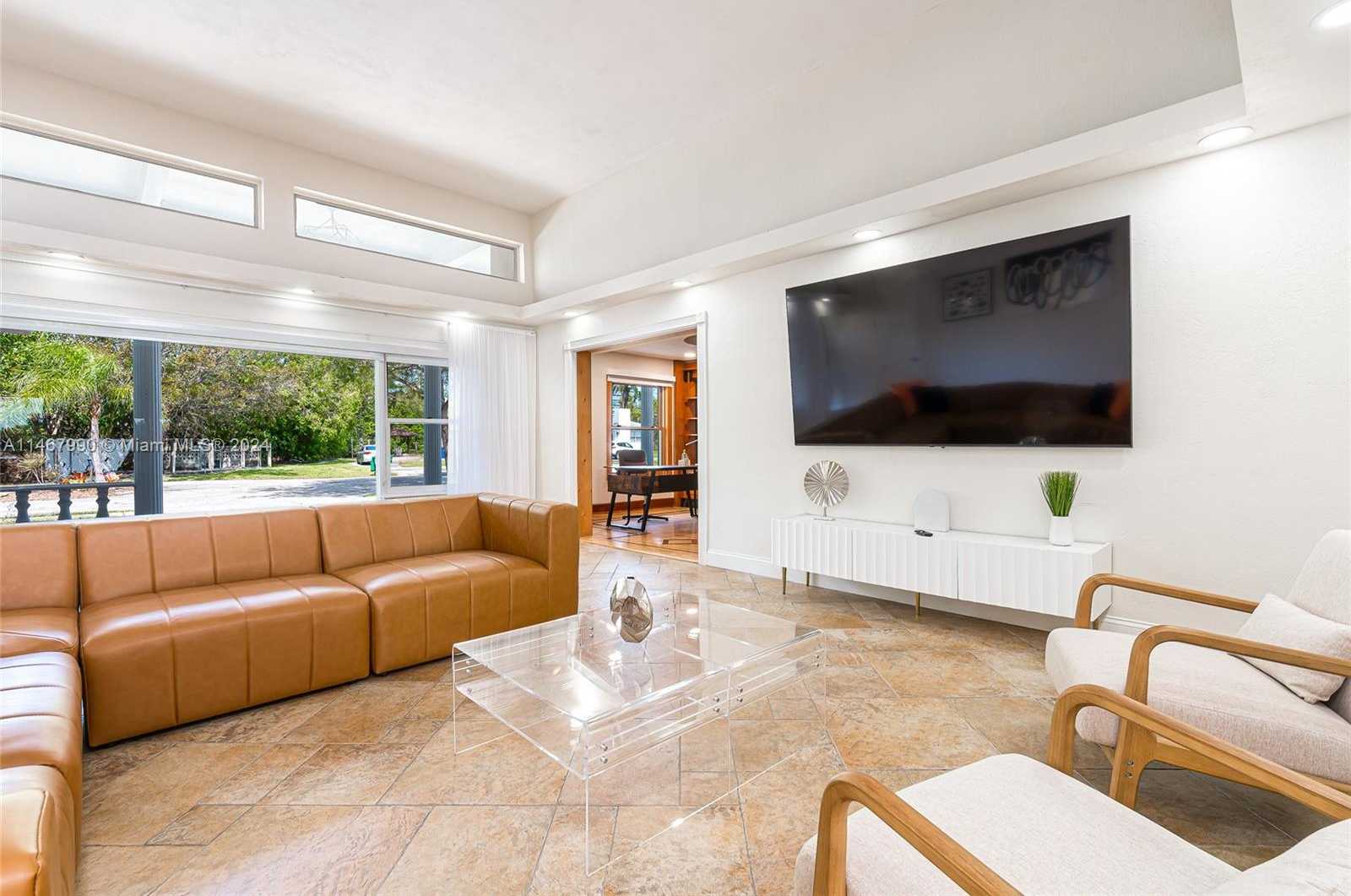 Small Image of 2500 NORTH EAST 199TH ST, Miami Number 8