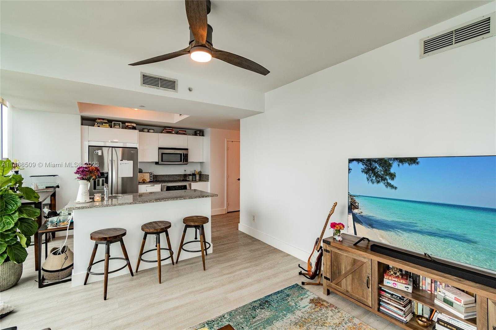 Small Image of 888 BISCAYNE BLVD #1601, Miami Number 10