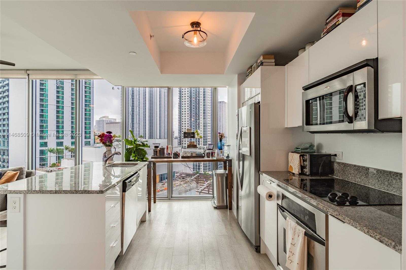 Small Image of 888 BISCAYNE BLVD #1601, Miami Number 2