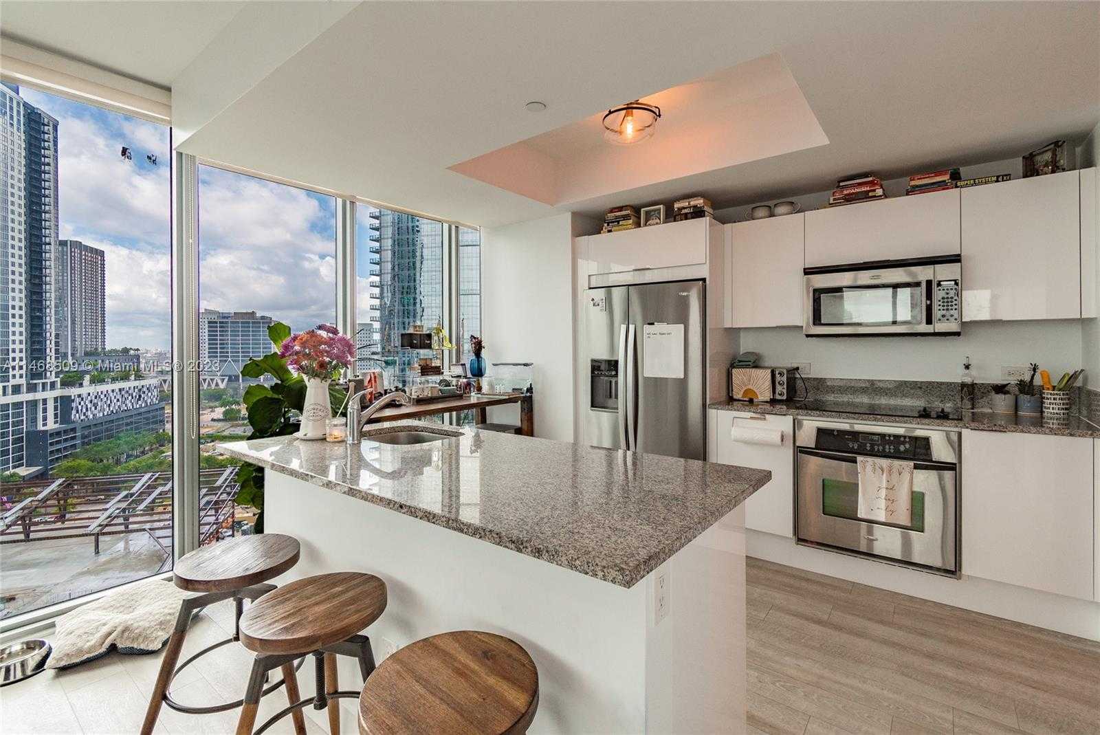 Small Image of 888 BISCAYNE BLVD #1601, Miami Number 4