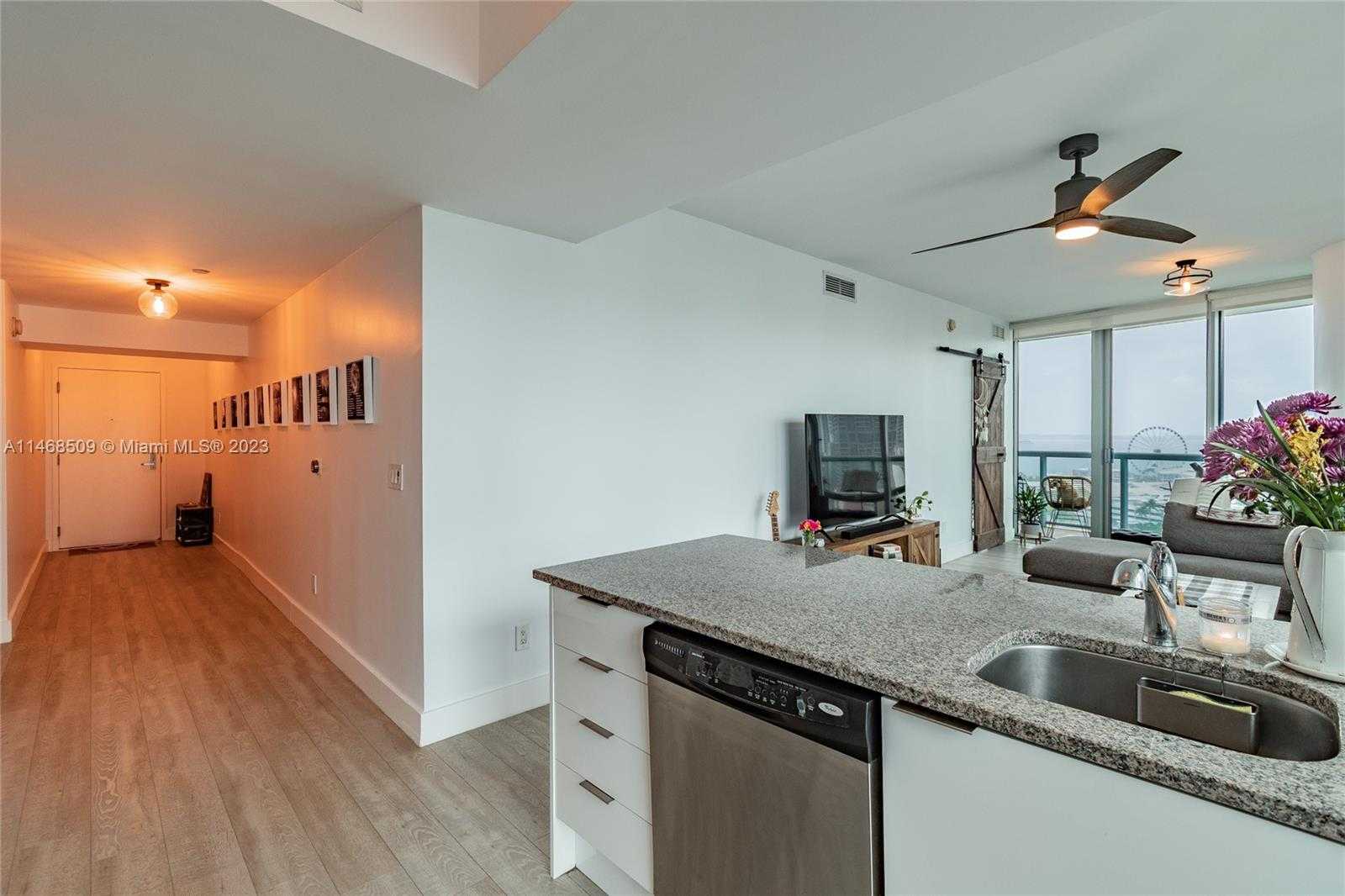 Small Image of 888 BISCAYNE BLVD #1601, Miami Number 6