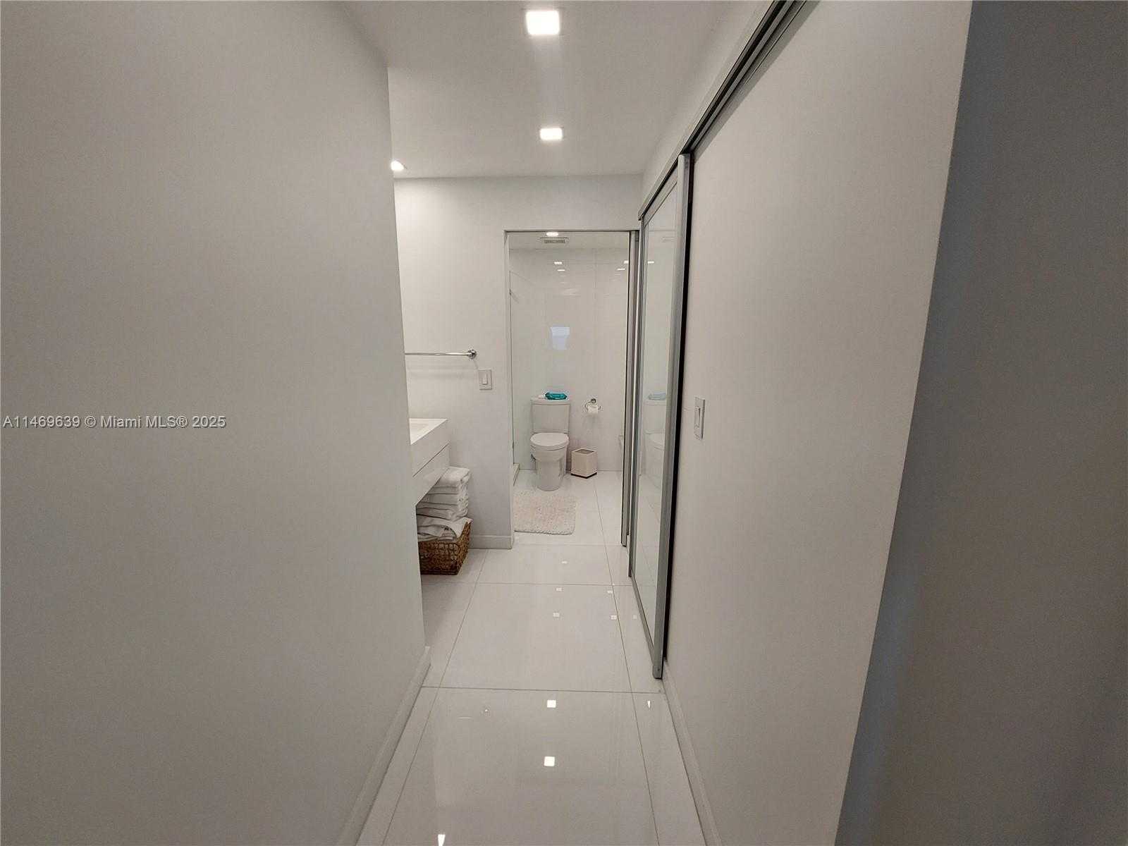 Small Image of 2301 COLLINS AVE #940, Miami Beach Number 29