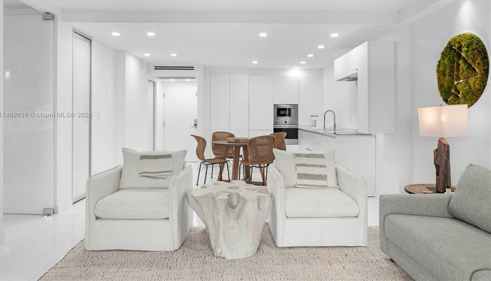 Small Image of 2301 COLLINS AVE #940, Miami Beach Number 3