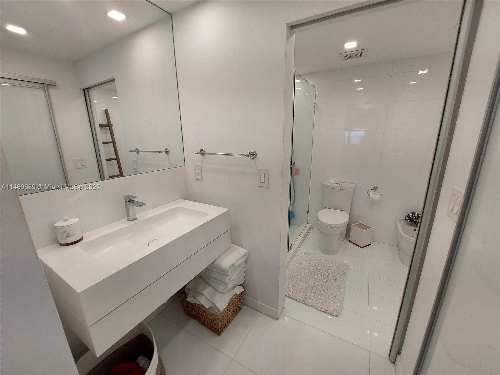 Small Image of 2301 COLLINS AVE #940, Miami Beach Number 30