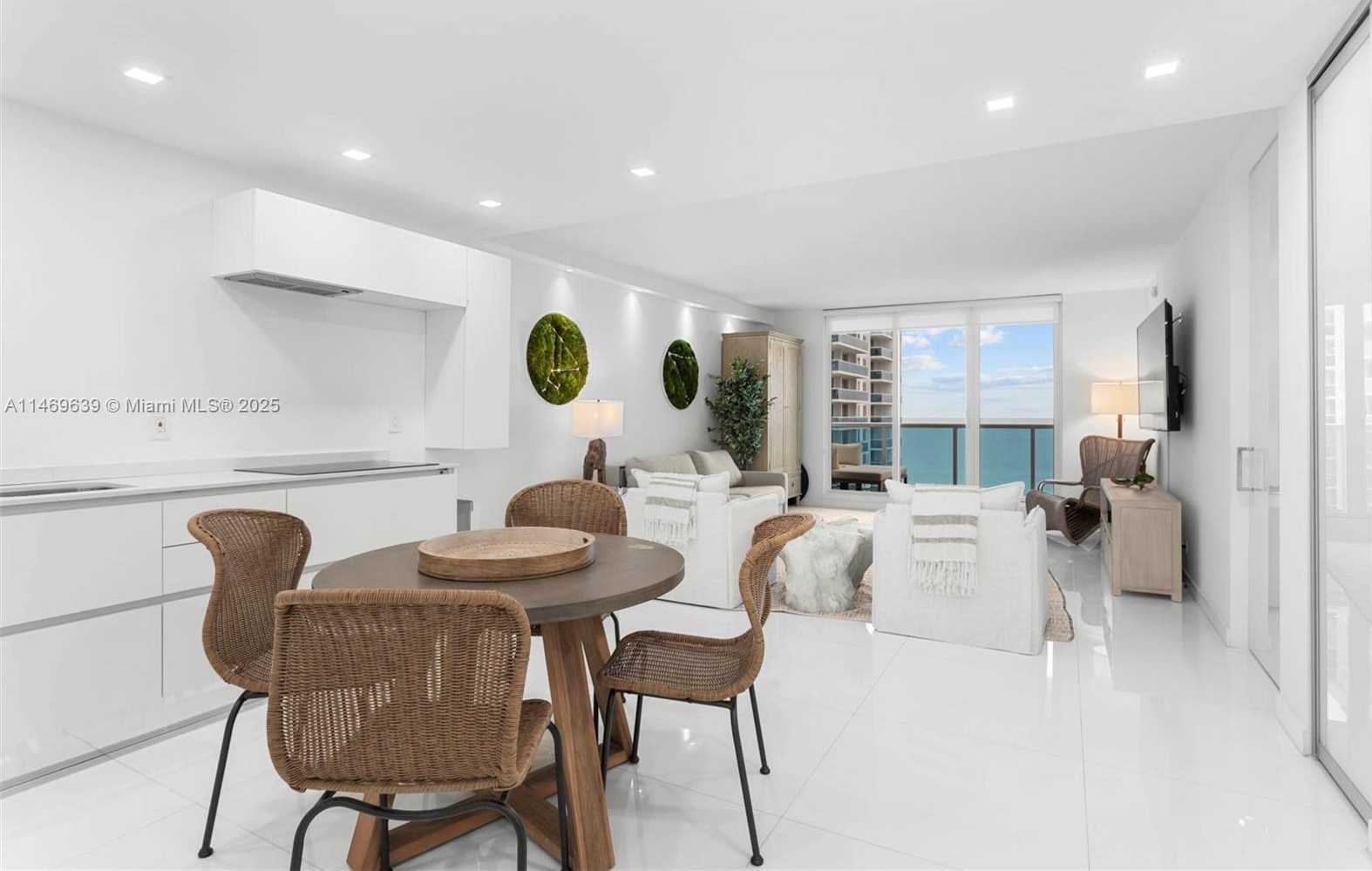Small Image of 2301 COLLINS AVE #940, Miami Beach Number 6
