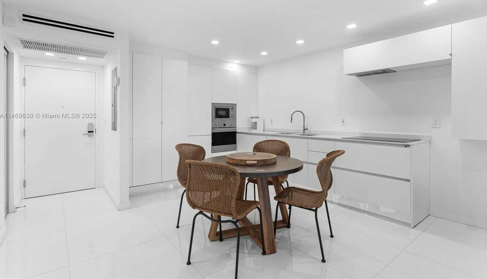 Small Image of 2301 COLLINS AVE #940, Miami Beach Number 7