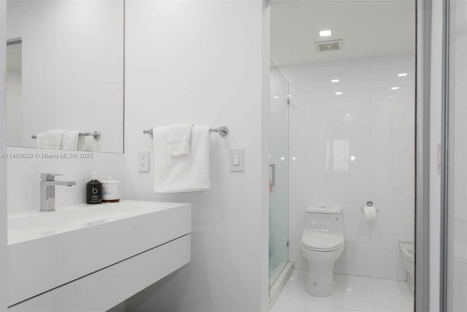 Small Image of 2301 COLLINS AVE #940, Miami Beach Number 9