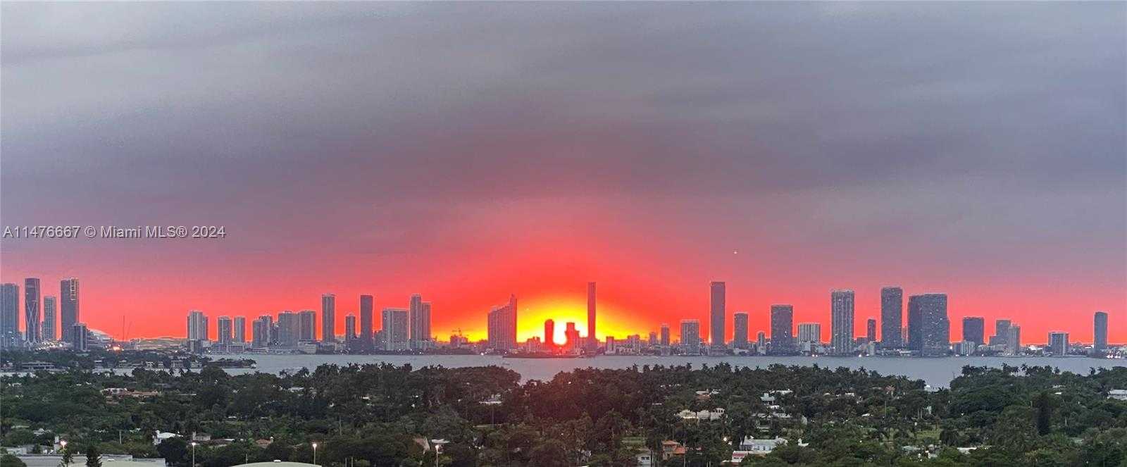 Small Image of 2555 COLLINS AVE #1906, Miami Beach Number 2