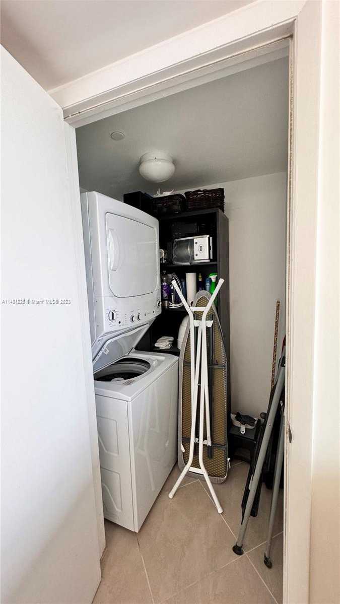 Small Image of 1830 SOUTH OCEAN DR #2407, Hallandale Beach Number 23