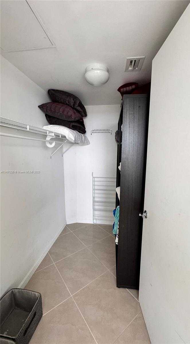Small Image of 1830 SOUTH OCEAN DR #2407, Hallandale Beach Number 24