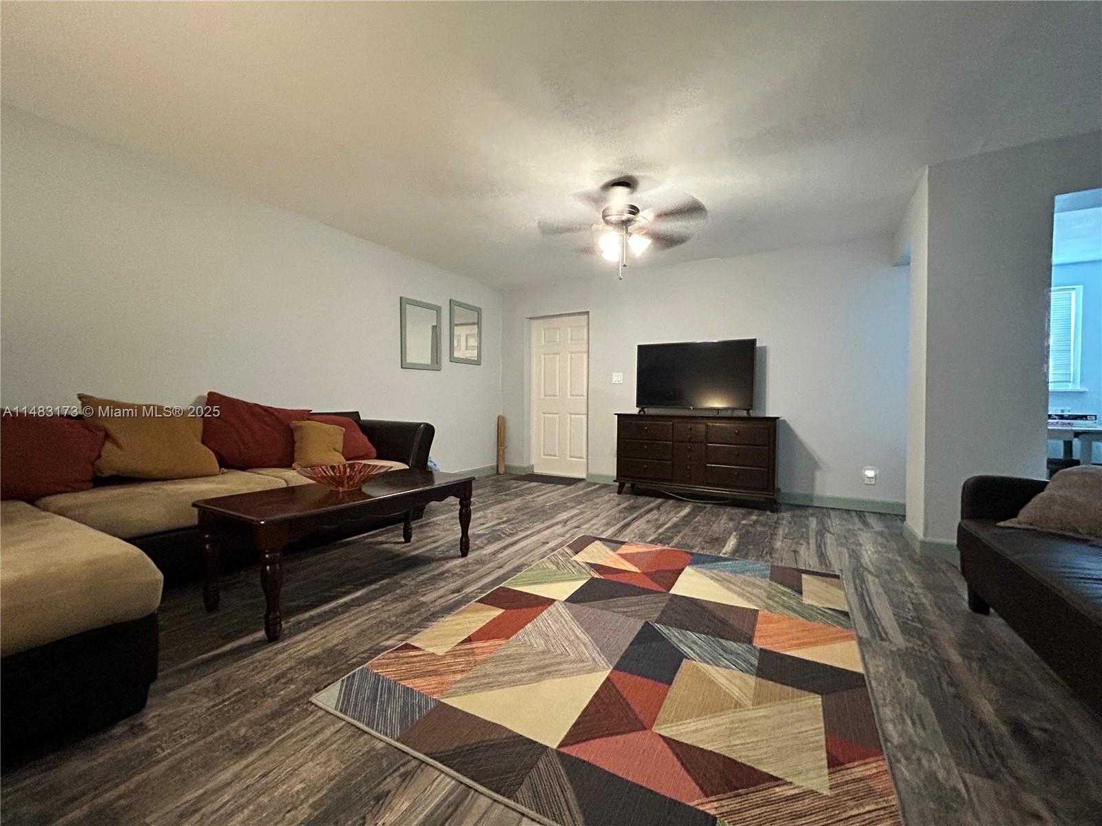 Small Image of 353 VIRGINIA ST, Hollywood Number 10