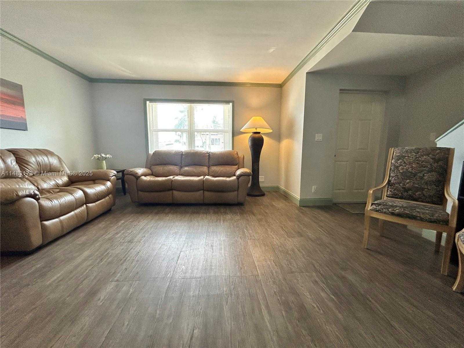 Small Image of 353 VIRGINIA ST, Hollywood Number 14