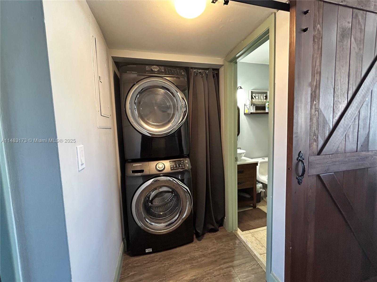 Small Image of 353 VIRGINIA ST, Hollywood Number 16