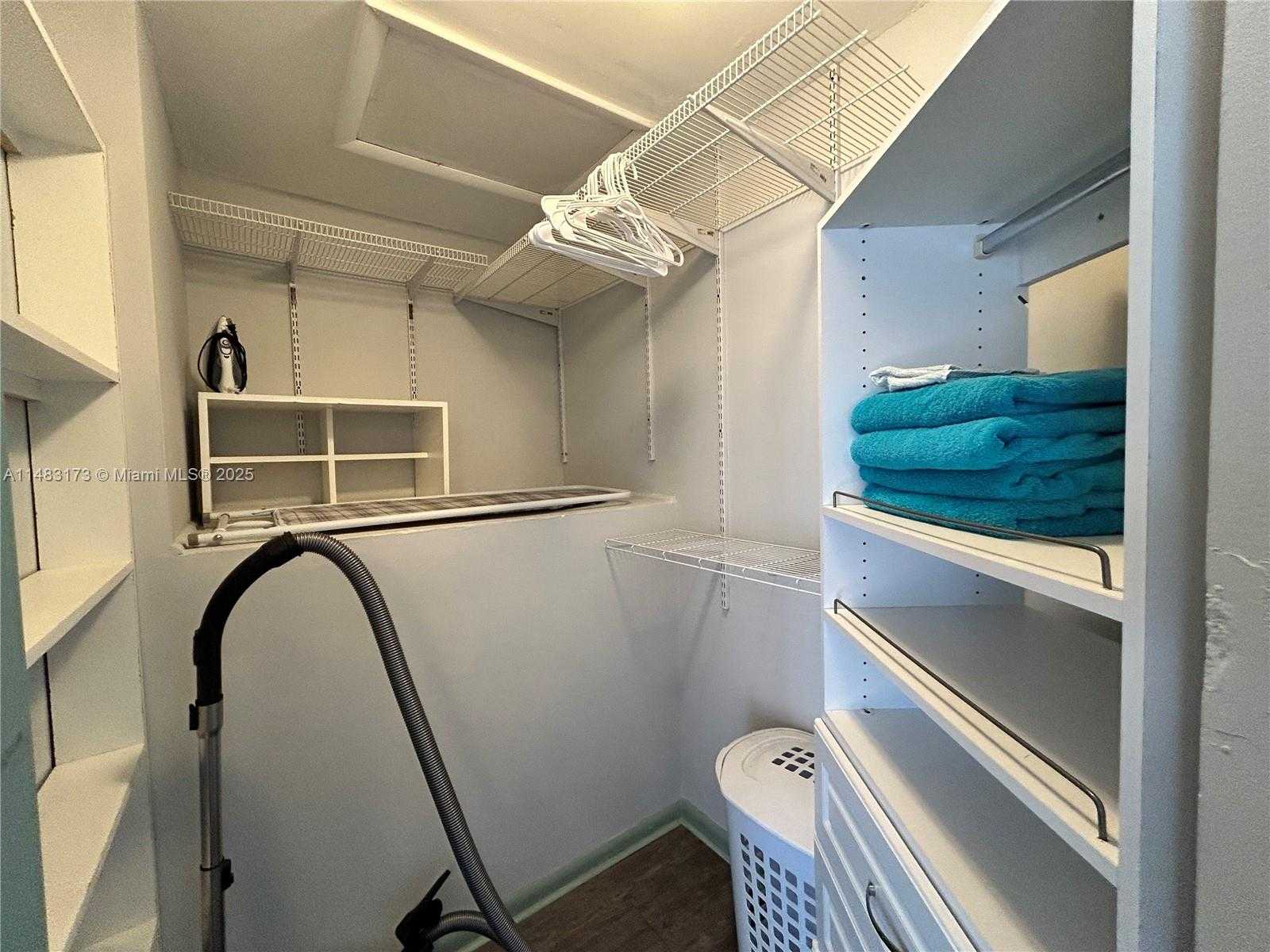 Small Image of 353 VIRGINIA ST, Hollywood Number 28