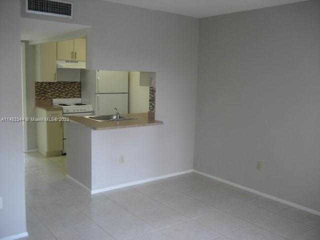 Small Image of 10776 NORTH KENDALL DR #F16, Miami Number 4