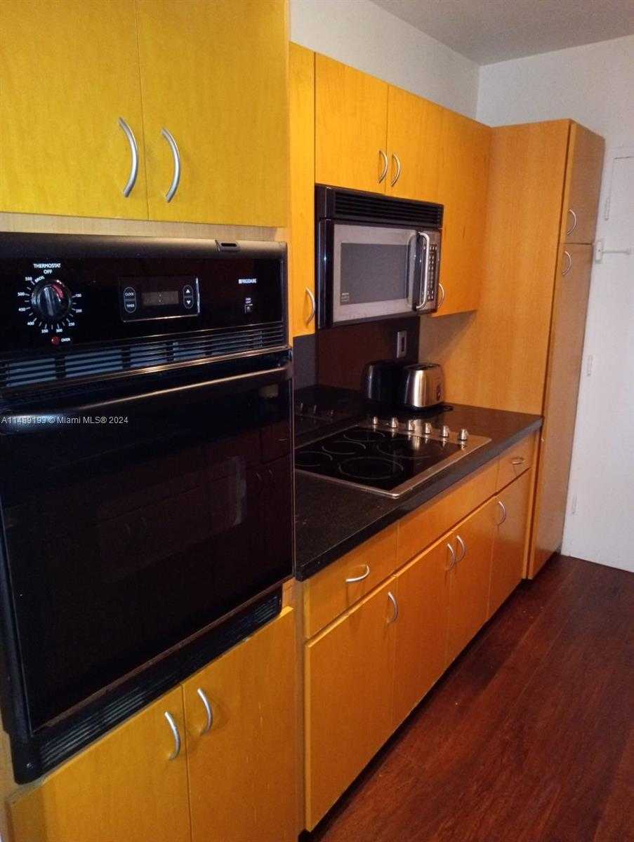 Small Image of 100 LINCOLN RD #814, Miami Beach Number 9