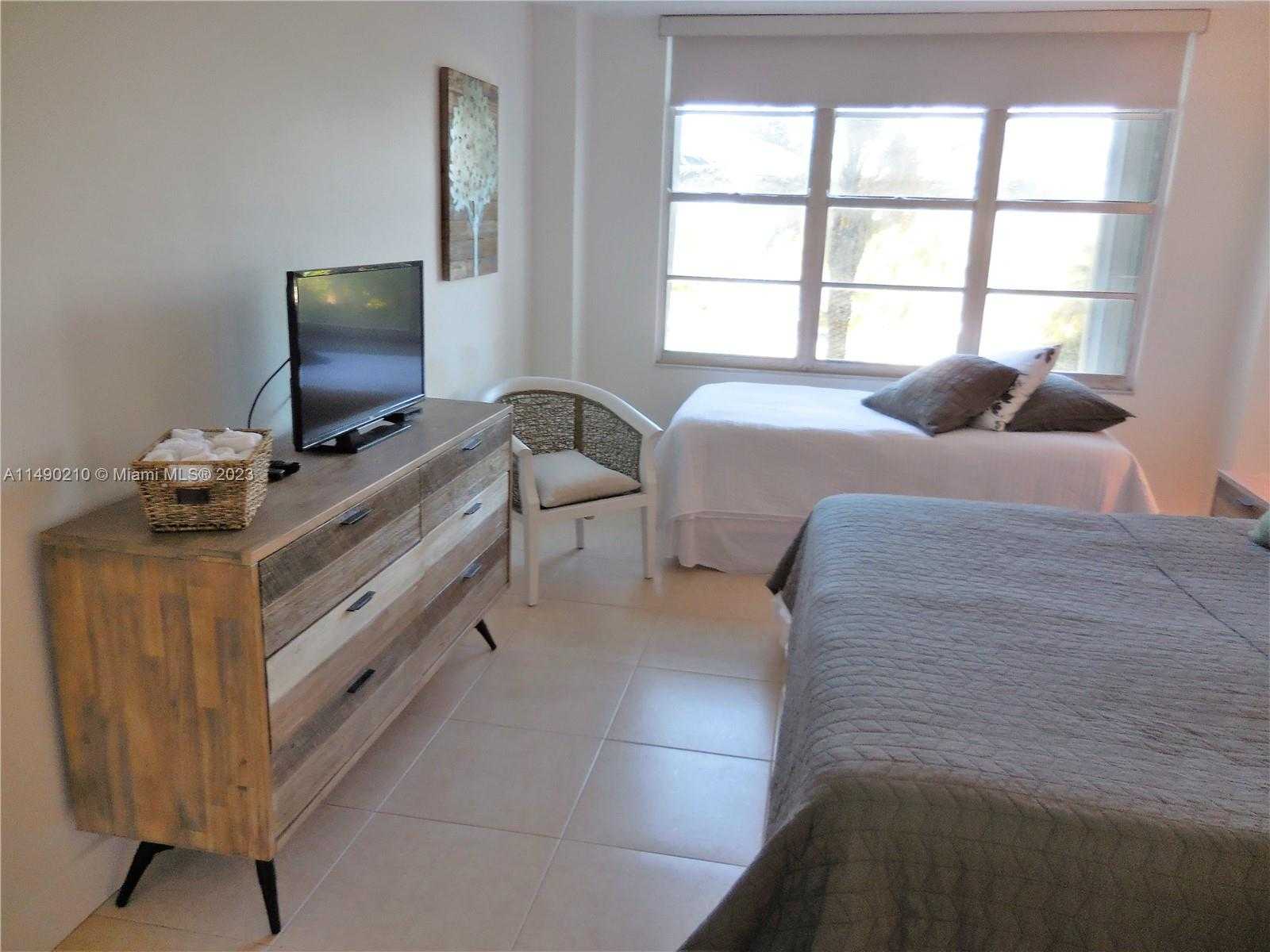 Small Image of 5151 COLLINS AVE #519, Miami Beach Number 17