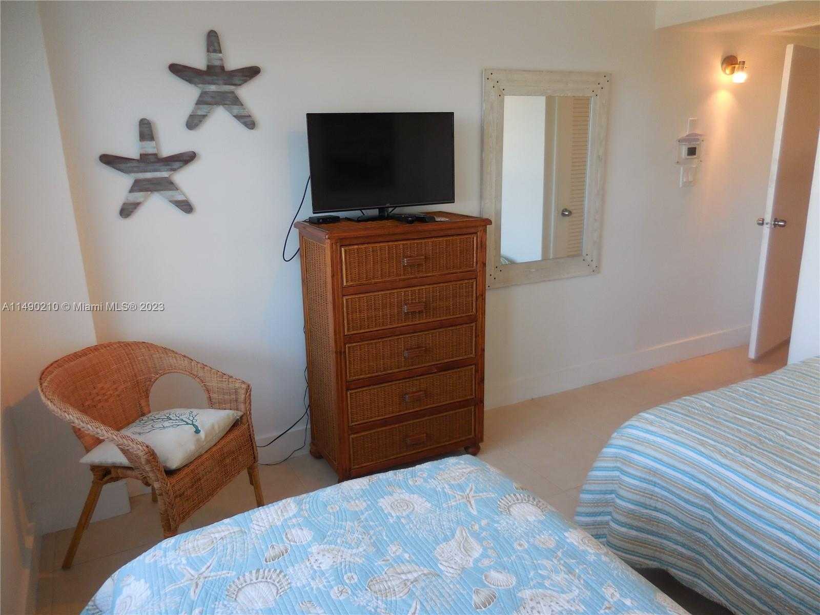 Small Image of 5151 COLLINS AVE #519, Miami Beach Number 25