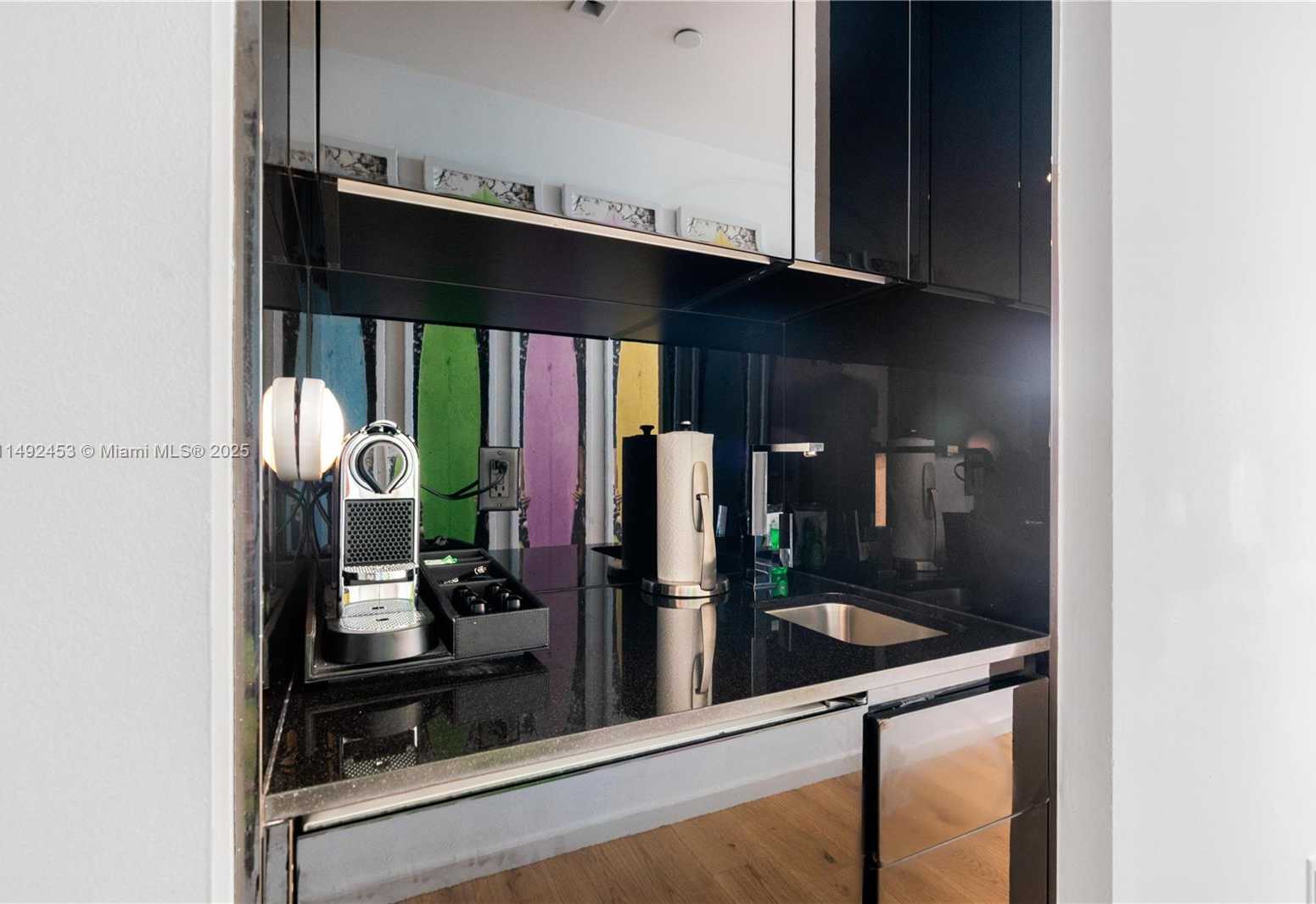 Small Image of 2201 COLLINS AVE #1226, Miami Beach Number 5