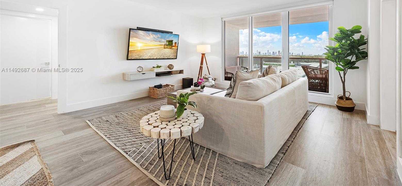 Small Image of 2301 #1126, Miami Beach Number 10