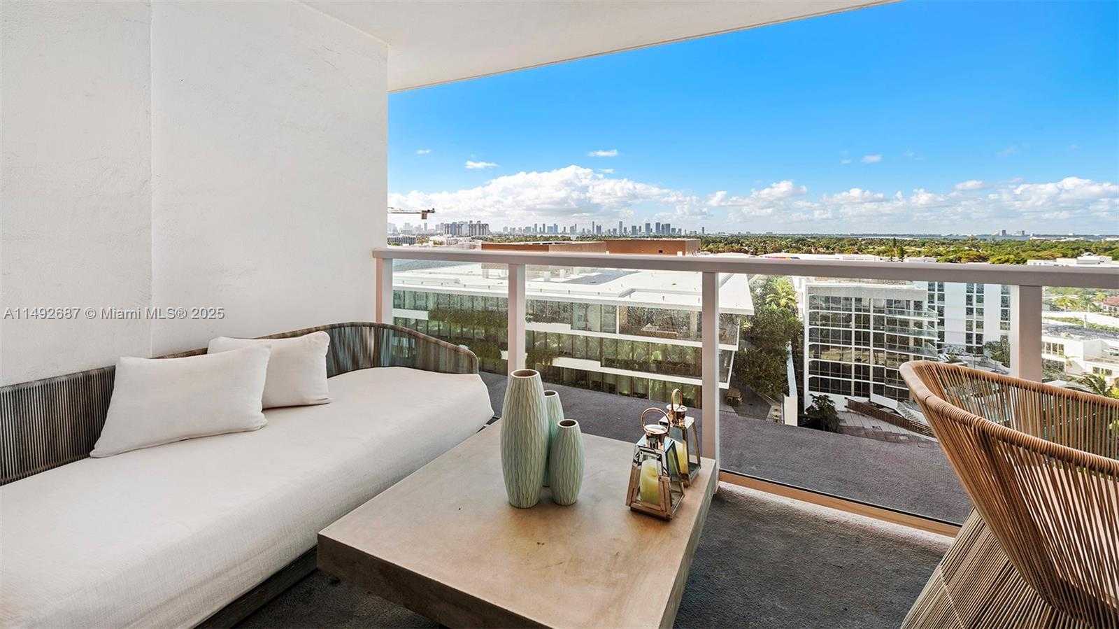 Small Image of 2301 #1126, Miami Beach Number 14