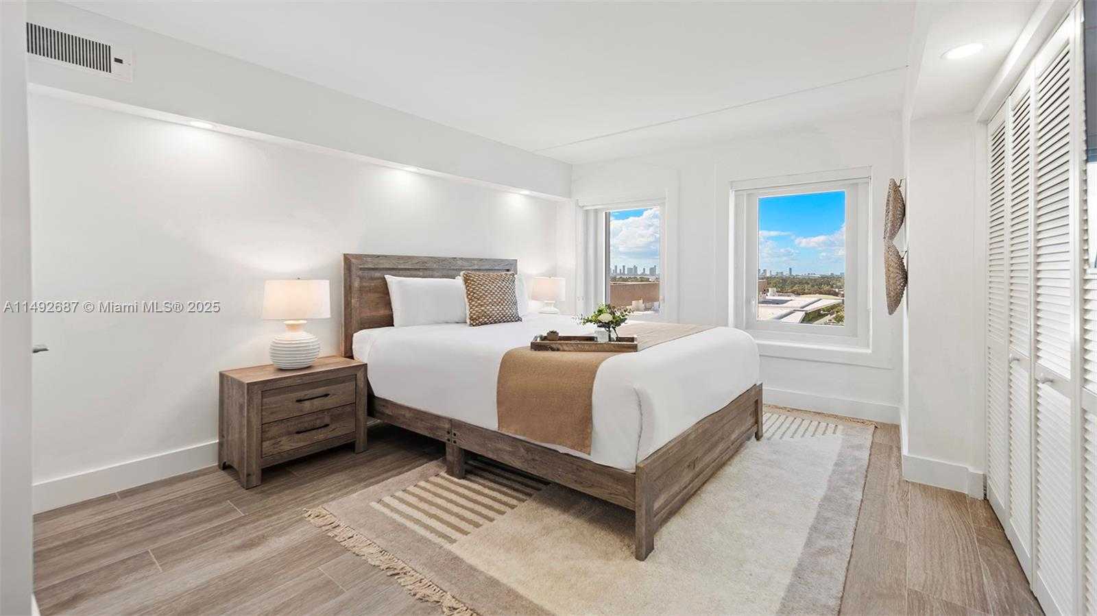 Small Image of 2301 #1126, Miami Beach Number 16