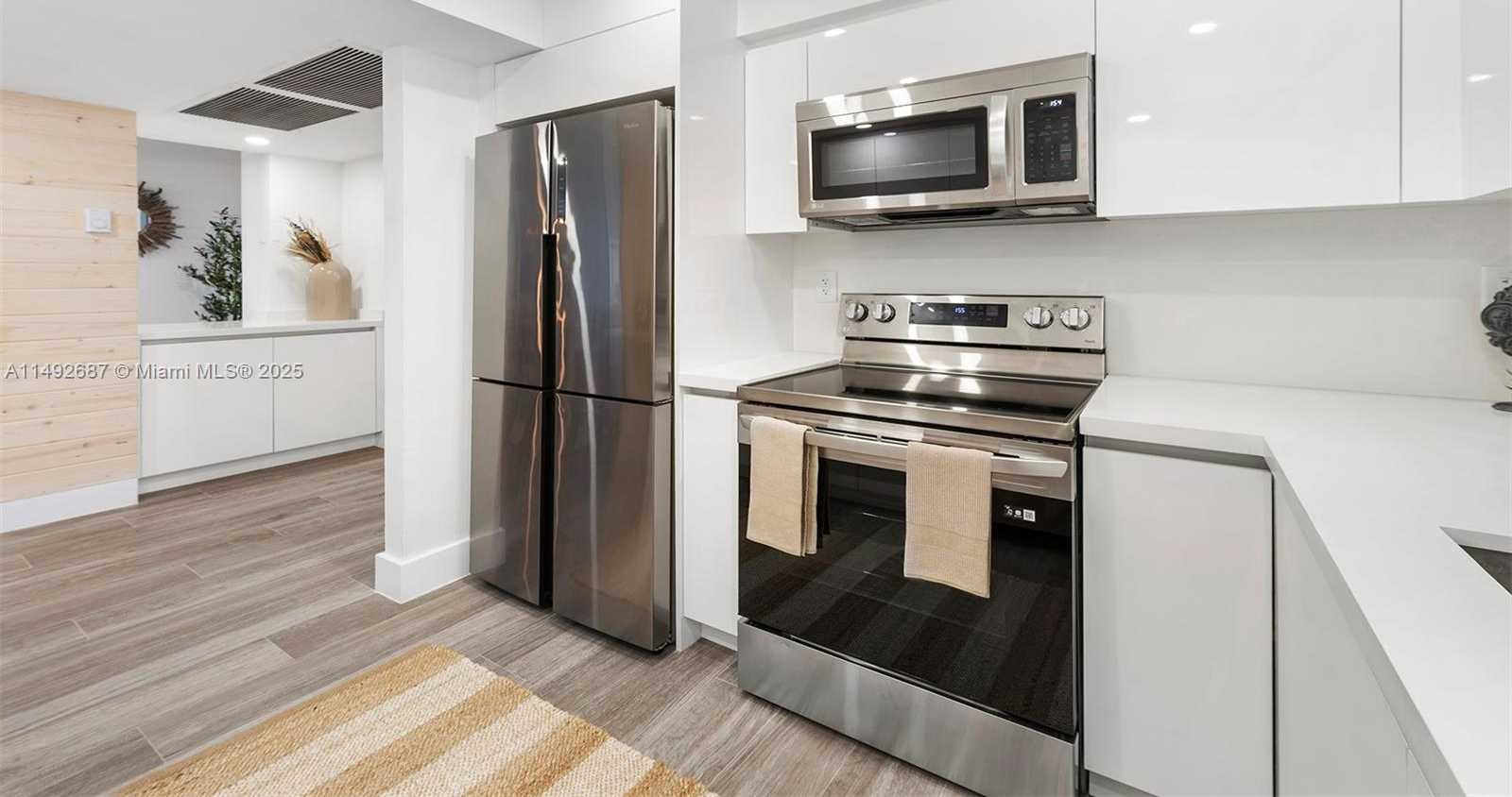 Small Image of 2301 #1126, Miami Beach Number 31