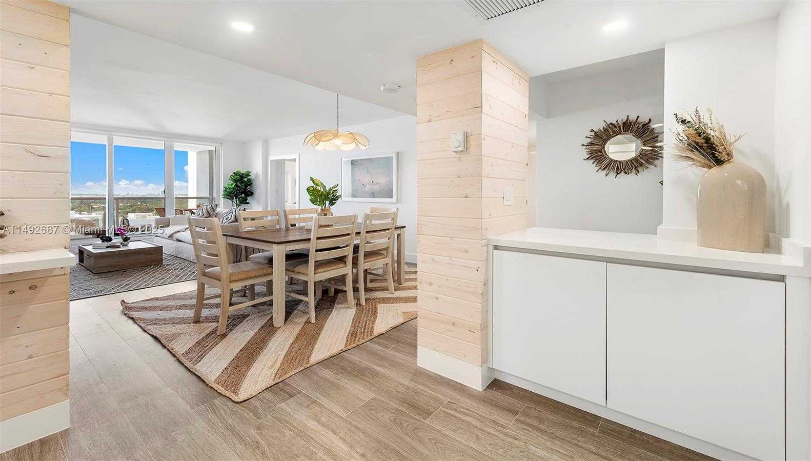 Small Image of 2301 #1126, Miami Beach Number 7