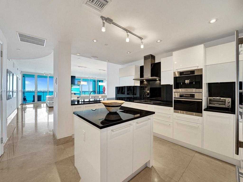 Small Image of 17121 COLLINS AVE #3905/3904, Sunny Isles Beach Number 14
