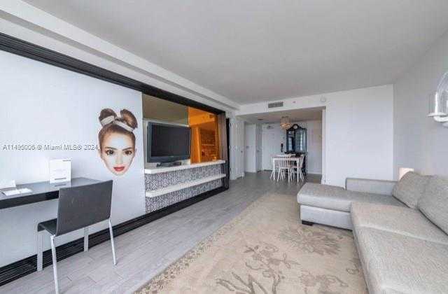 Small Image of 1100 WEST AVE #721, Miami Beach Number 2