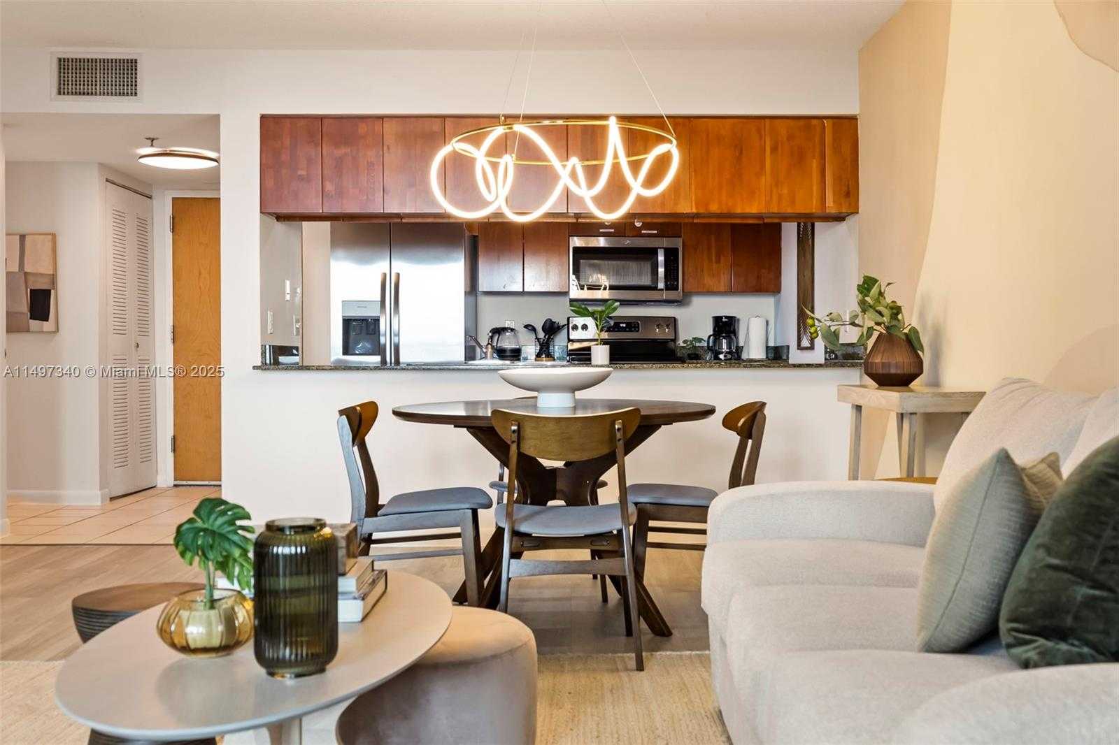 Small Image of 1200 BRICKELL BAY DR #3619, Miami Number 10