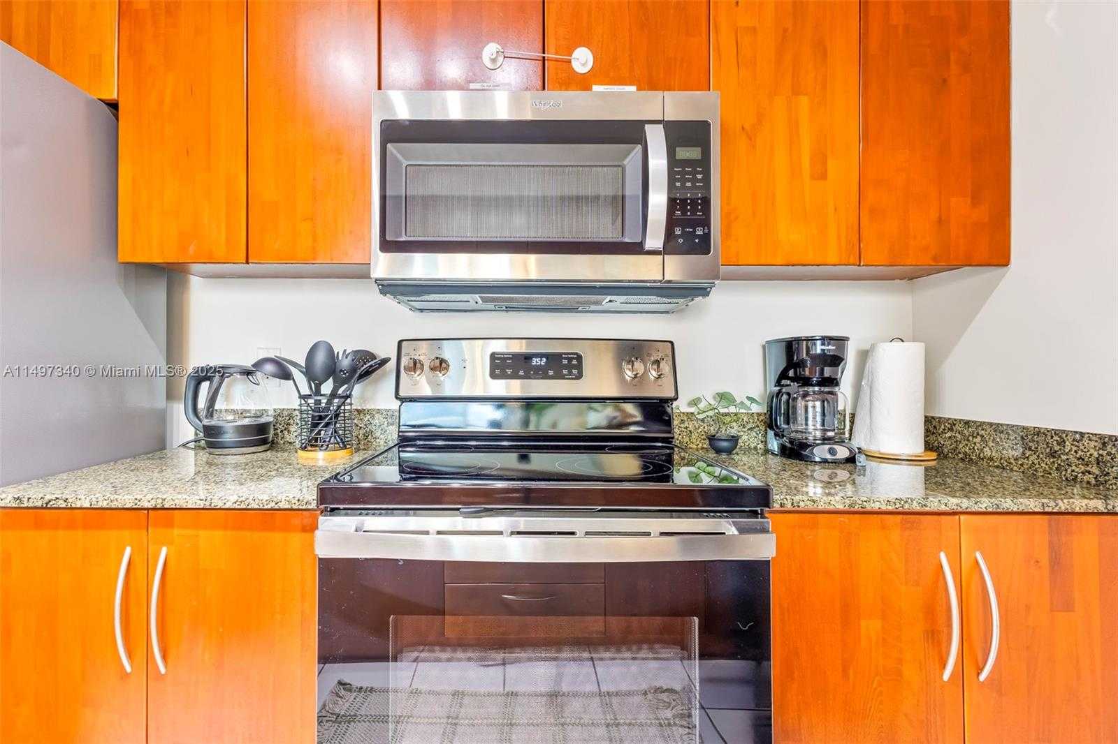 Small Image of 1200 BRICKELL BAY DR #3619, Miami Number 14